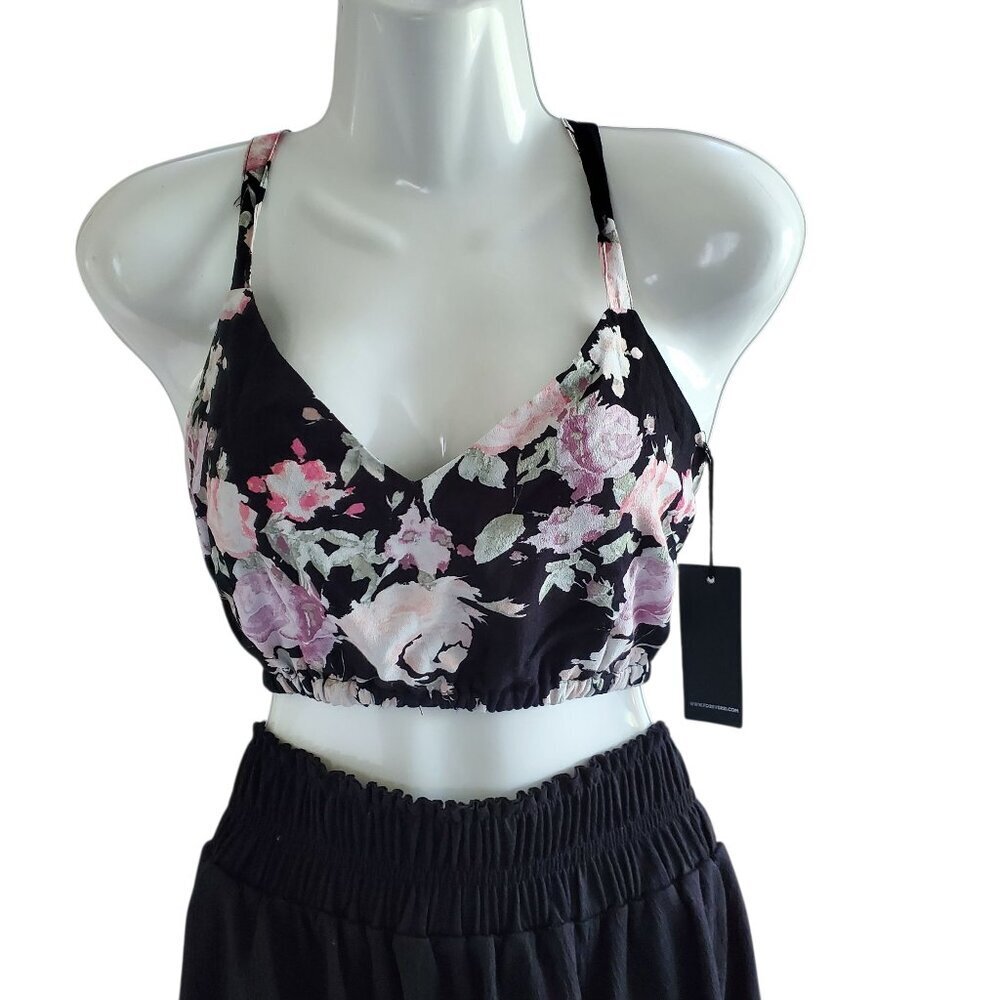 NWT FOREVER 21 FLORAL PRINT CROP TOP MED.